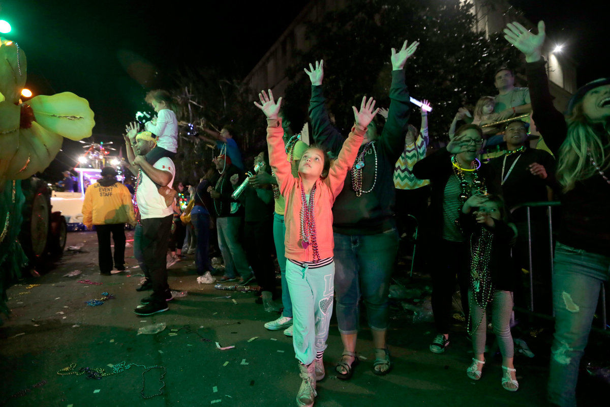Krewe of Bacchus 2017 rolls in New Orleans: See Mardi Gras parade photos